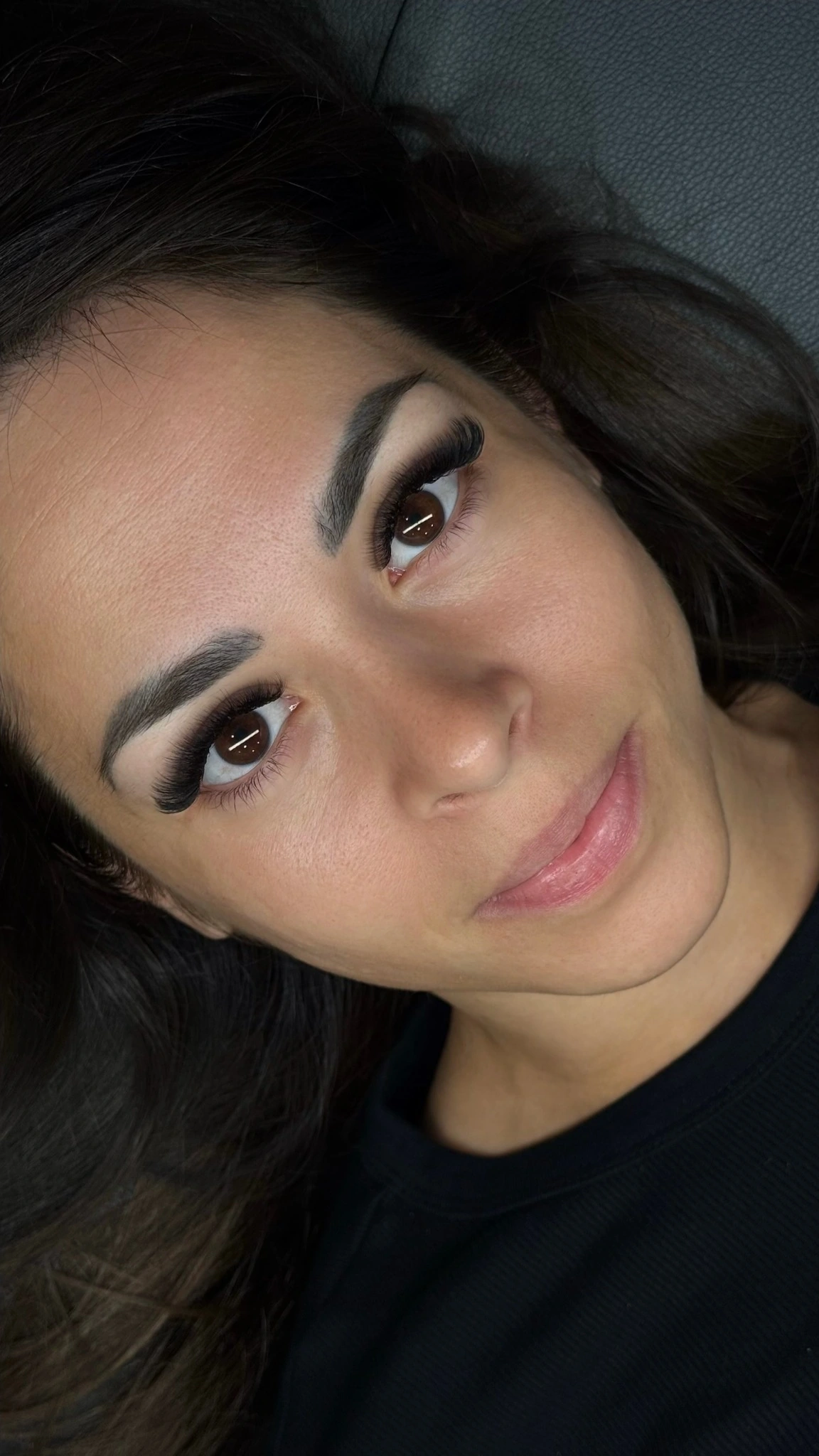 Lash Inspire client showing full lashes and softly defined brows